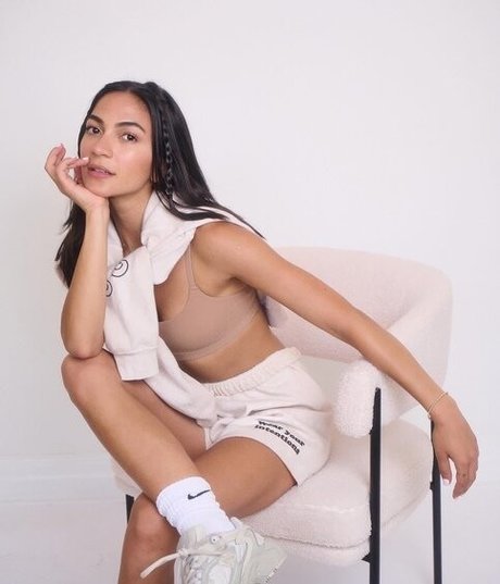 Nahá fotka uniklých OnlyFans od Natalee Linez