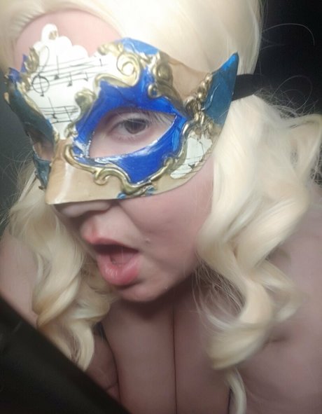 Maskedlibrarian