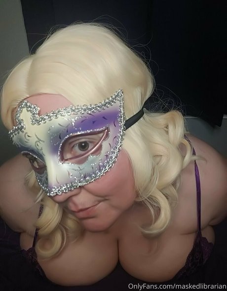Maskedlibrarian