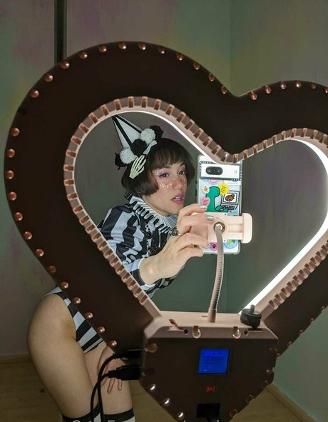 Naakte gelekte OnlyFans-foto van Madameopossum