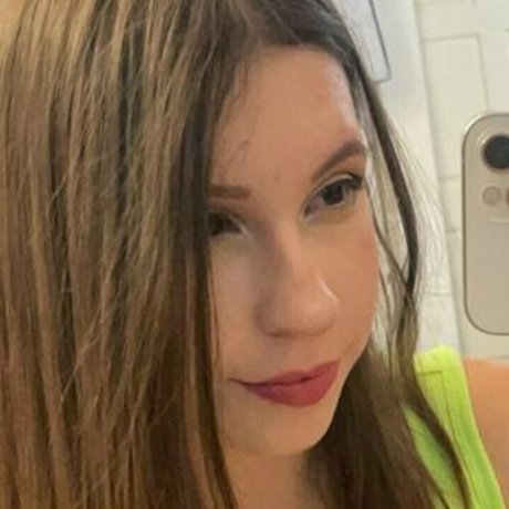 Nahá fotka uniklých OnlyFans od Bellafangz