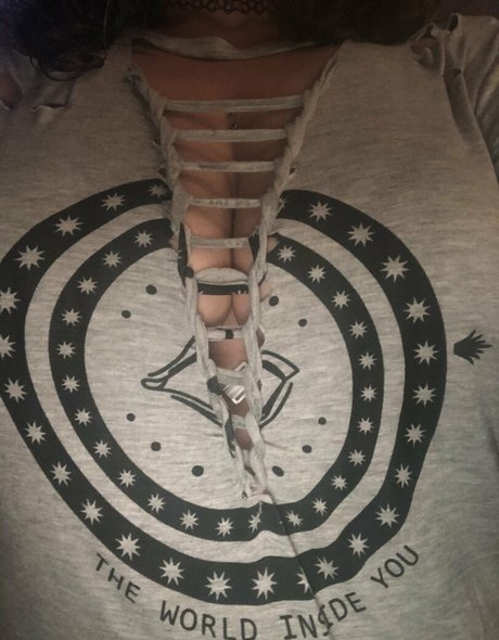 Alaston vuotanut OnlyFans-kuva Mamaisnaughtyfree