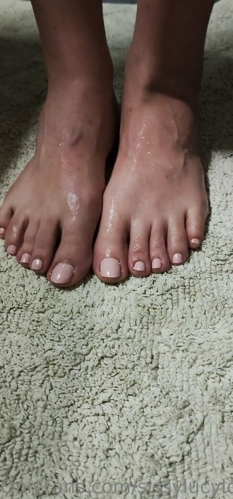 Sissylucylove  nude leaked OnlyFans photo
