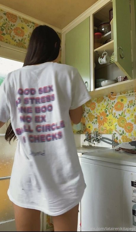 Naken läckt OnlyFans-bild av Latairepepi