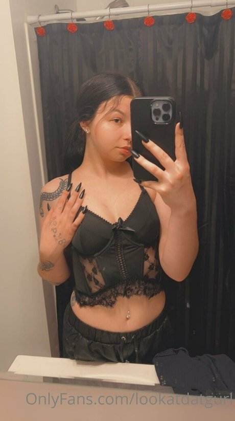 Nahá fotka uniklých OnlyFans od Lookatdatgurl