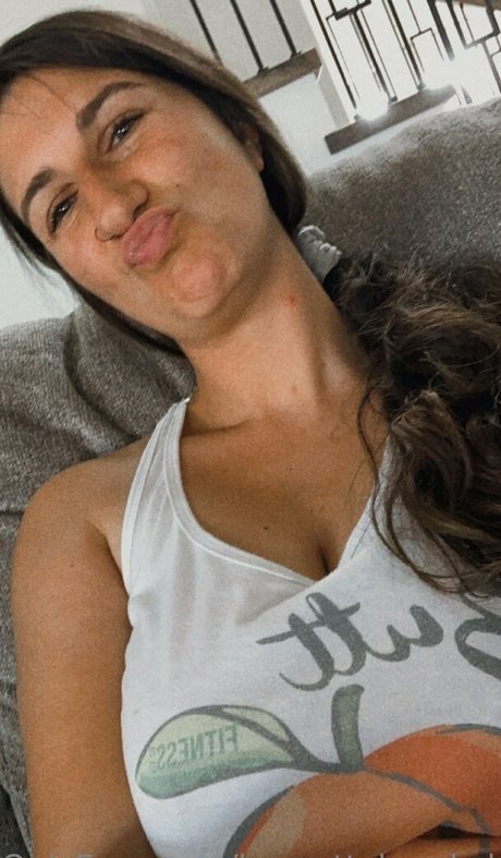 Brunettebombshell13