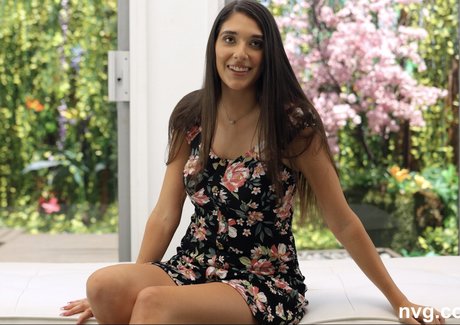 Naakte gelekte OnlyFans-foto van Aria Sloane