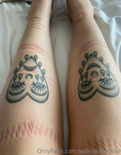 Naken läckt OnlyFans-bild av Adrinamonroe