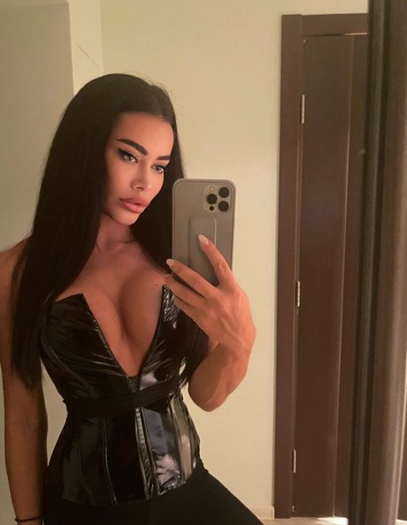 Elenathebeautiful  nude leaked OnlyFans photo