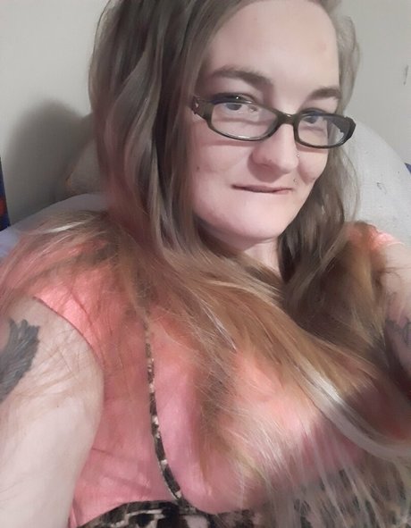 Naken läckt OnlyFans-bild av Alwaysnaughty32