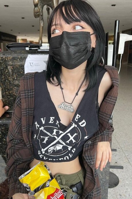 Nahá fotka uniklých OnlyFans od Valerya Salinas