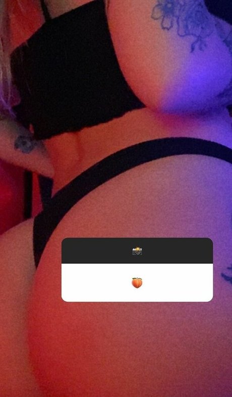Naken lekkede OnlyFans-bilde av Missmushrooms