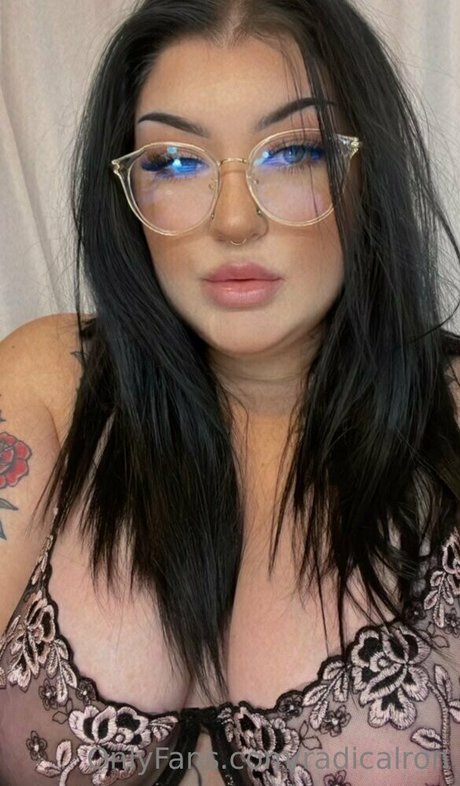 Nahá fotka uniklých OnlyFans od Radicalron