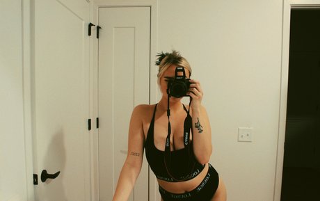 Mollyomaliamollyomaliaaa