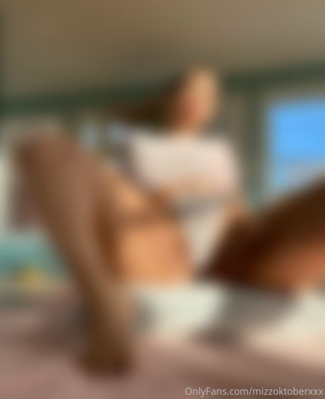 Обнаженная фотография утечки OnlyFans от Mizzoktoberxxx