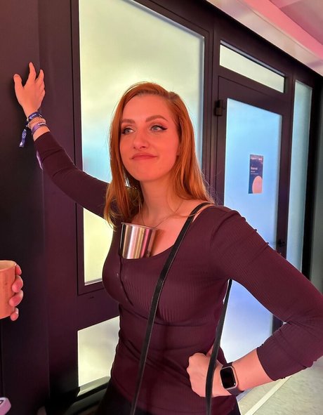 Nahá fotka uniklých OnlyFans od Lara Loft
