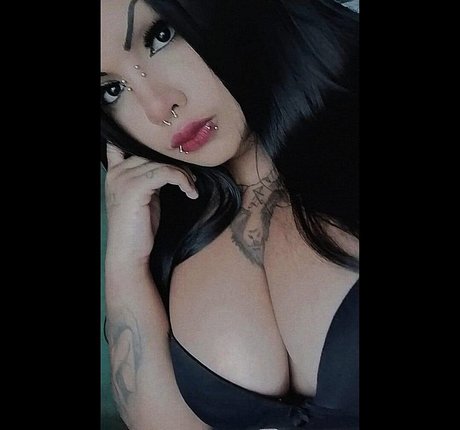 Naken lekkede OnlyFans-bilde av Fernanda Profana