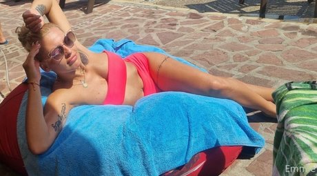 Emmiesix  nude leaked OnlyFans photo