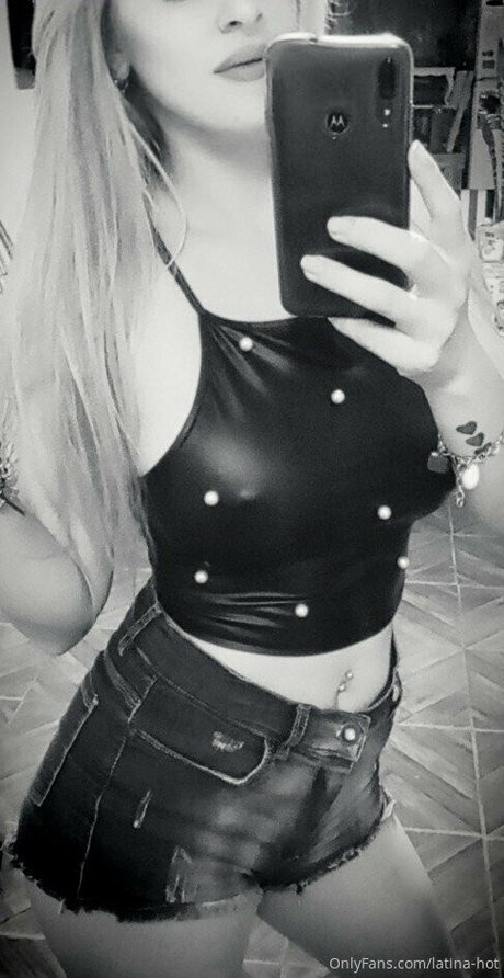 Naakte gelekte OnlyFans-foto van Thedevilhot