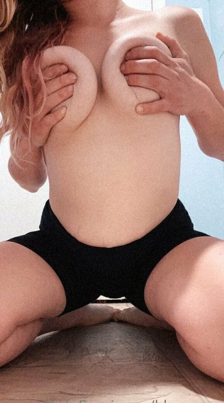Nagie wyciekłe zdjęcie OnlyFans od Klaurann