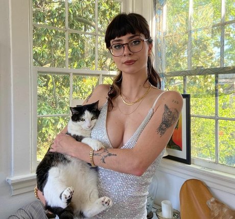 Nahá fotka uniklých OnlyFans od Aynsleigh Escher