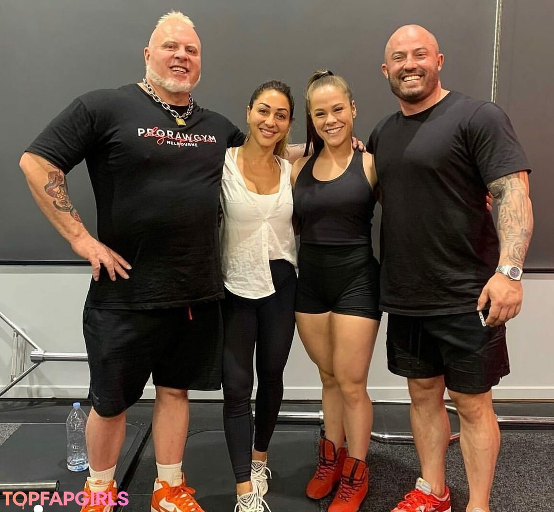 Naakte gelekte OnlyFans-foto van Toni Paras #100