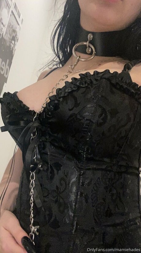 Nahá fotka uniklých OnlyFans od Mamiehades