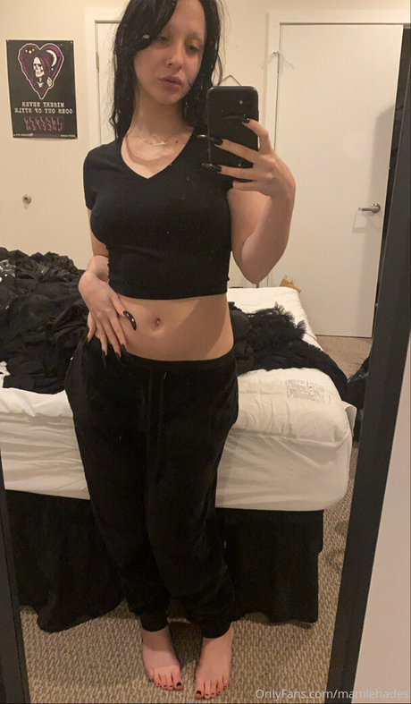 Naakte gelekte OnlyFans-foto van Mamiehades