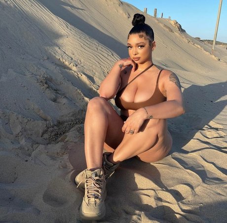Nahá fotka uniklých OnlyFans od Baddie Bran