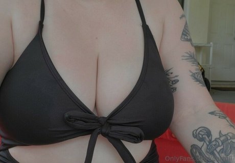 Photo nue de fuite OnlyFans de Carmii