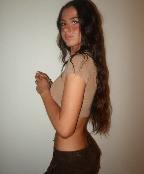 Обнаженная фотография утечки OnlyFans от Elise Mancabelli