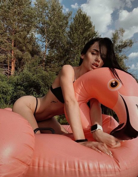 Naakte gelekte OnlyFans-foto van Milanamoor