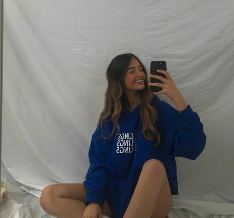 Nacktes geleaktes OnlyFans-Foto von Ella Grace Cervetto
