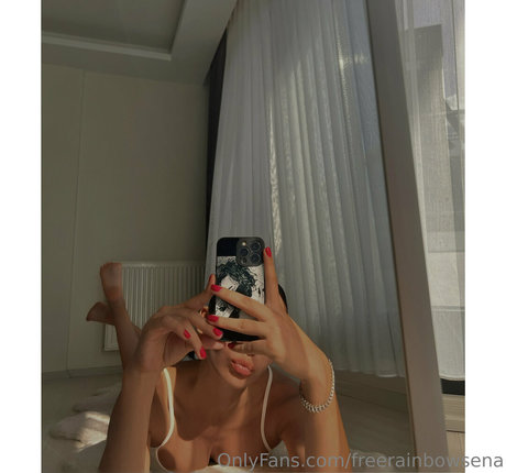 Foto desnuda filtrada de OnlyFans de Freerainbowsena