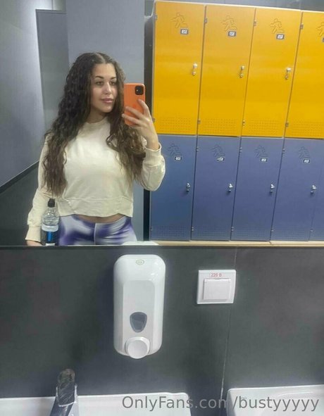 Bustyyyyy OnlyFans