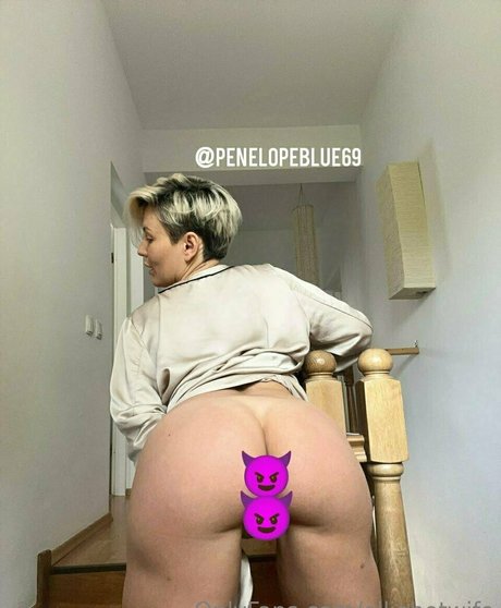 Elliehotwife