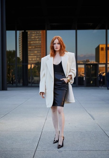 Naken läckt OnlyFans-bild av Ellie Bamber