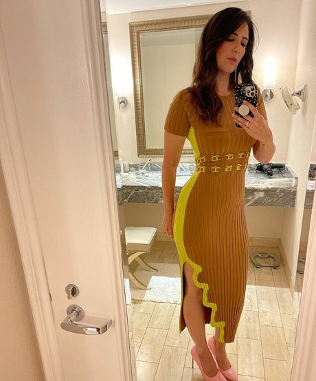 Nahá fotka uniklých OnlyFans od Darcy Carden
