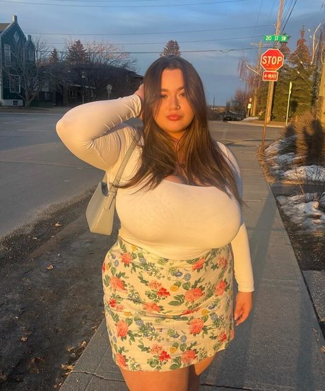 Nahá fotka uniklých OnlyFans od Sara M