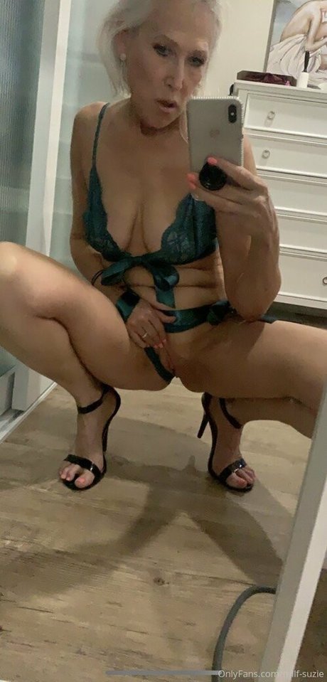 Обнаженная фотография утечки OnlyFans от Mamasuzie