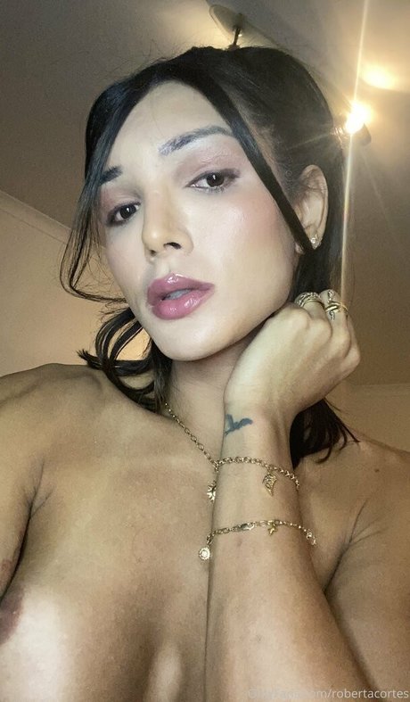 Nahá fotka uniklých OnlyFans od Robertacortes