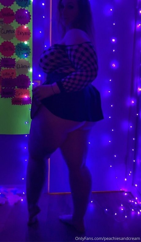 Peachyinwonderland