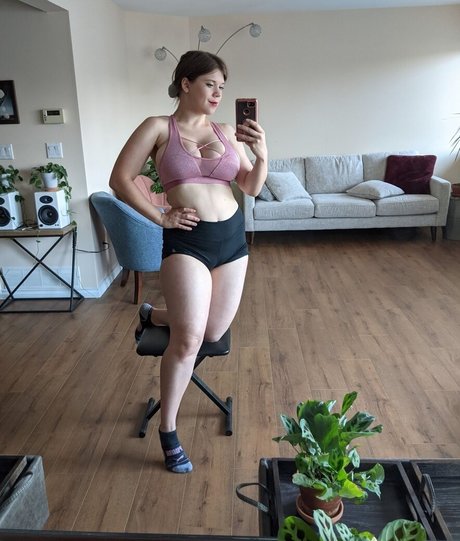 Foto desnuda filtrada de OnlyFans de Naomiwastaken