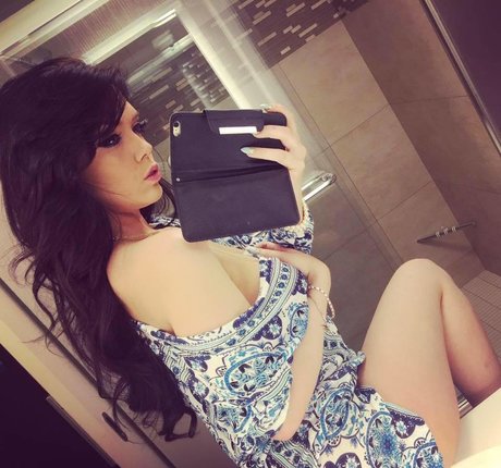 Naken lekkede OnlyFans-bilde av Ryan Smiles
