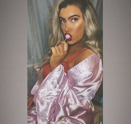 Nahá fotka uniklých OnlyFans od Shannon Wright
