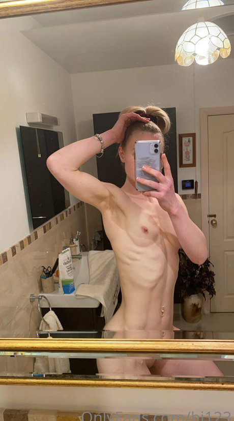 Nahá fotka uniklých OnlyFans od Hj123