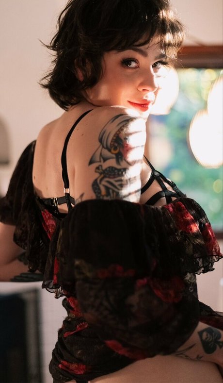 Annie Jay