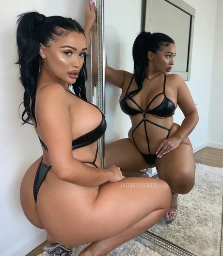 Naken lekkede OnlyFans-bilde av Jasuncensored