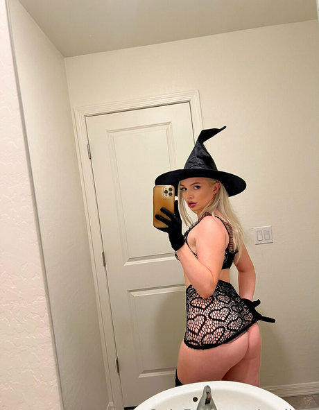 Naken läckt OnlyFans-bild av Liiissarae