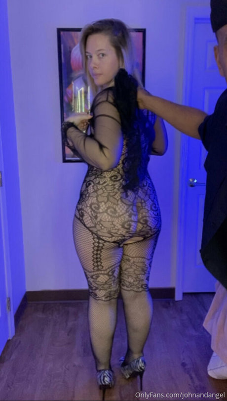 Naakte gelekte OnlyFans-foto van Angelmamii